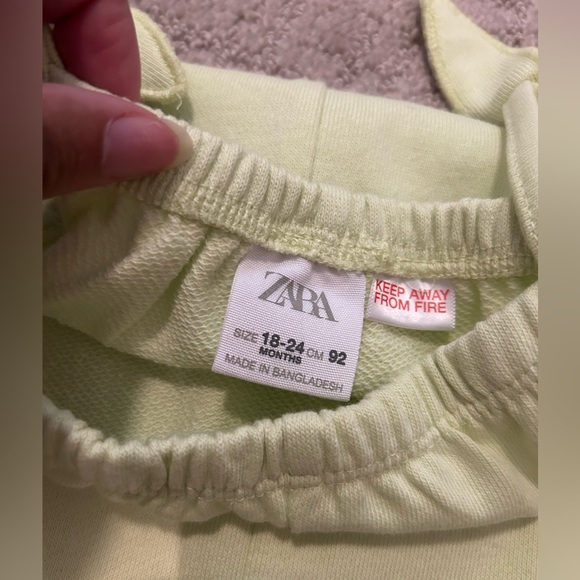 Zara like green romper with ruffled hem size 18-24am - Picture 2 of 2